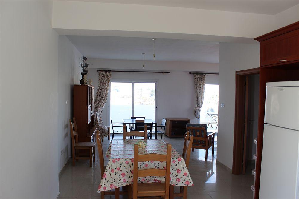 Apartmán Galatia'S Court Paphos Exteriér fotografie