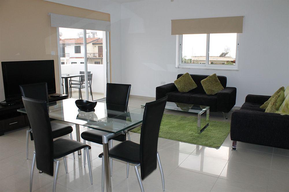 Apartmán Galatia'S Court Paphos Exteriér fotografie